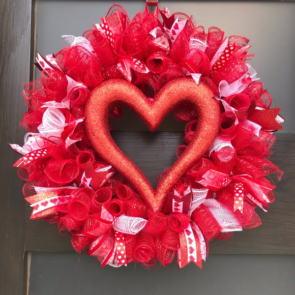 Other - Valentine’s Day Heart Wreath
